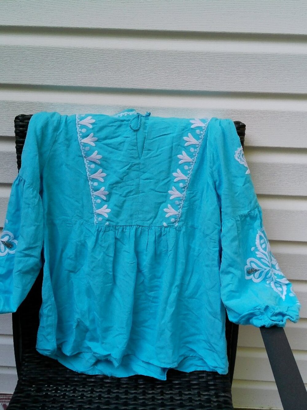 SOFT SURROUNDINGS SKY BLUE BLOUSE WITH WHITE DESIGN SIZE LARGE GREAT CONDITION